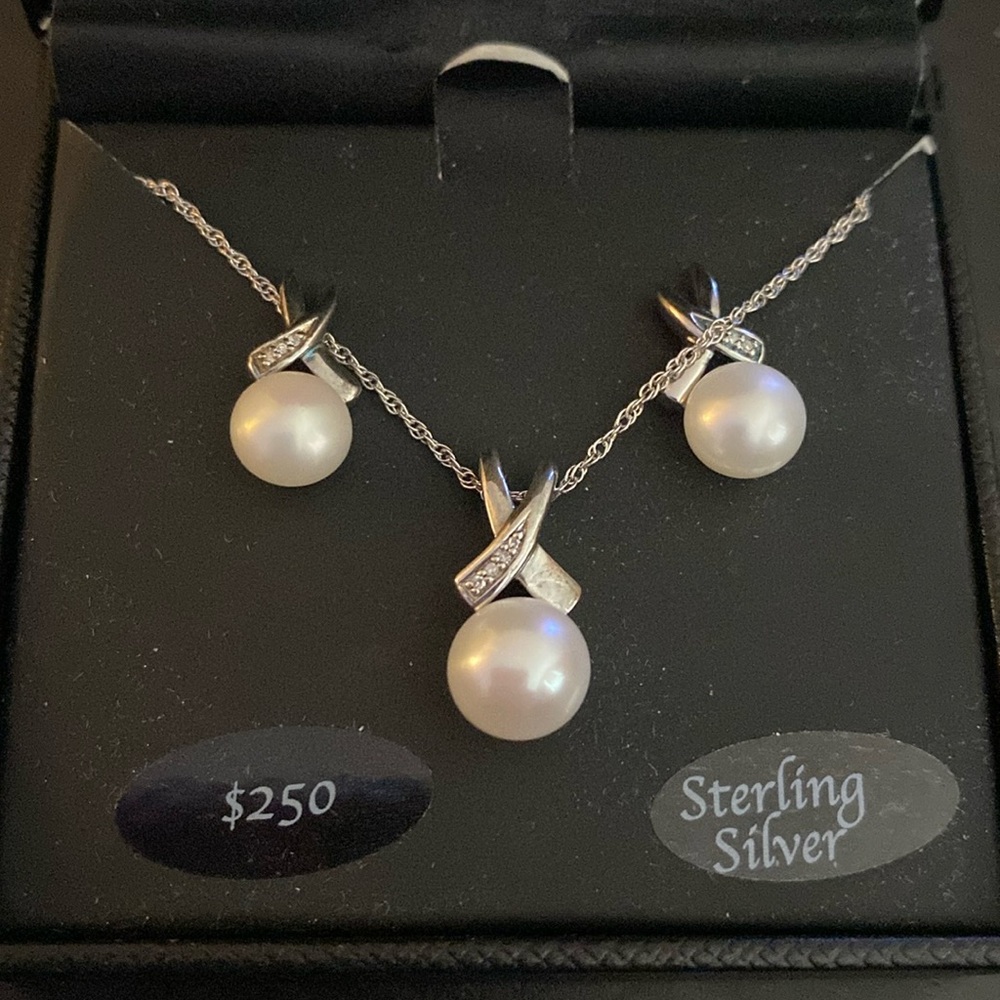 Pearl Necklace and Earring set